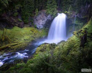 Sapphire waters of Sahalie Falls, Oregon