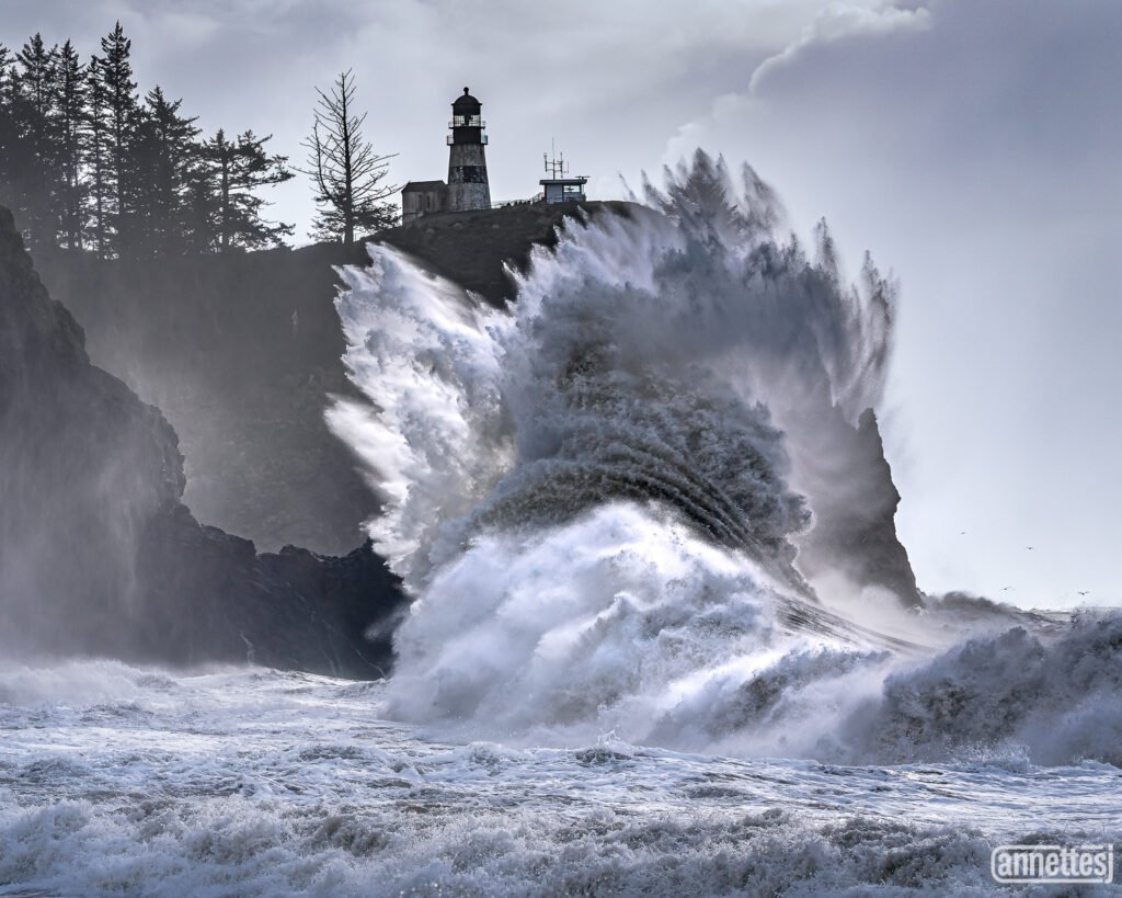 Pacific Northwest Photography - A giant wave explodes beneath the Cape Disappointment, Washington